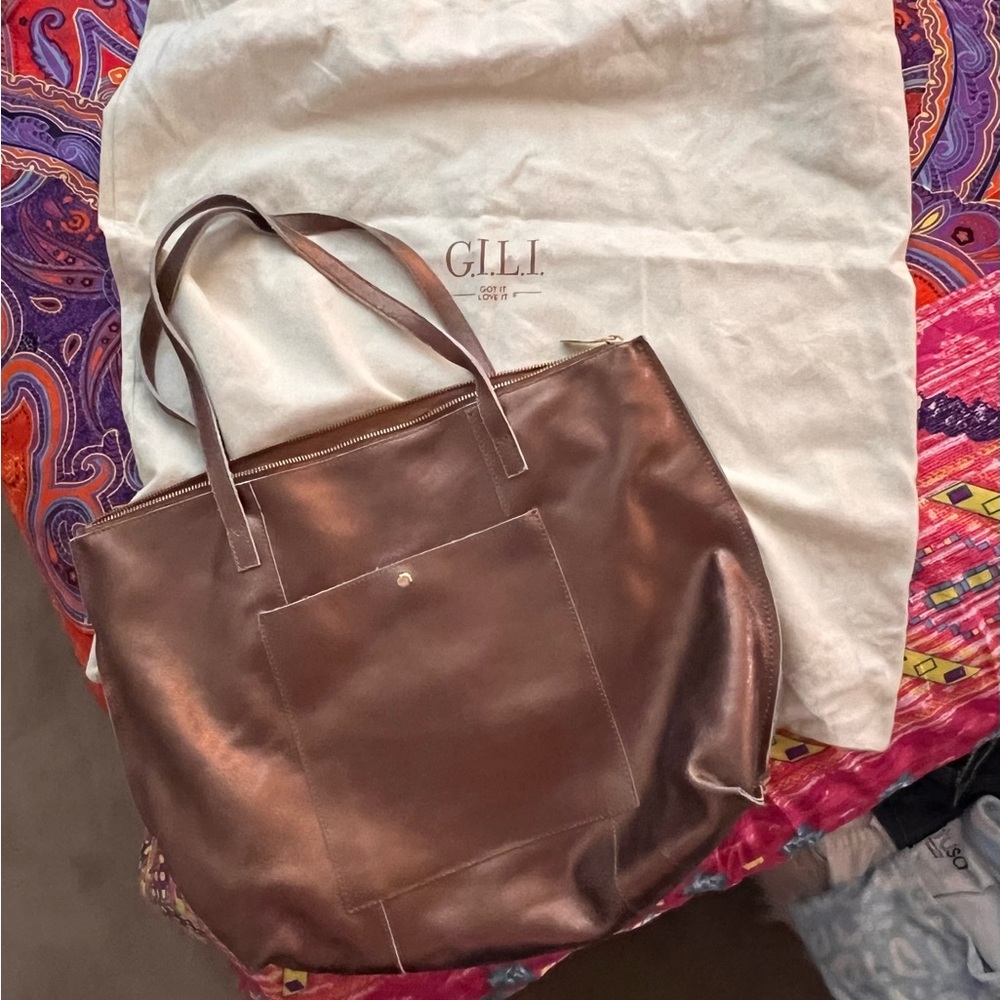 G.I.L.I. Metallic rose gold handbag tote EUC Like new and gorgeous